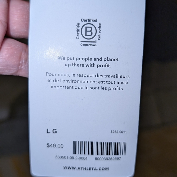 ATHLETA:MOMENTUM TANK - Picture 2 of 5